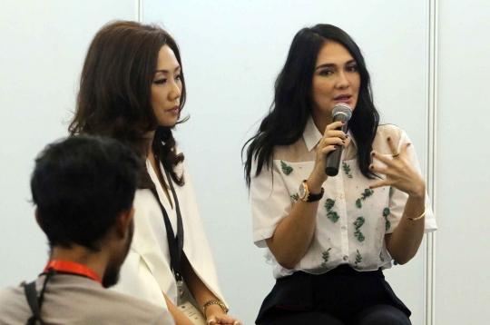 Luna Maya hadiri peluncuran produk kecantikan Exuviance