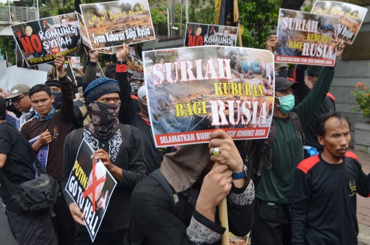 Kecam serangan di Suriah, ratusan demonstran geruduk Kedubes Rusia