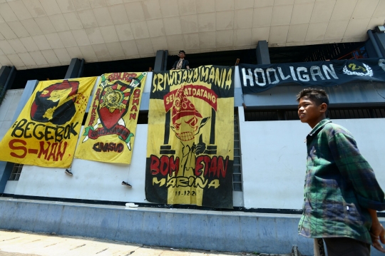 Loyalitas suporter Sriwijaya FC rela menginap di Senayan