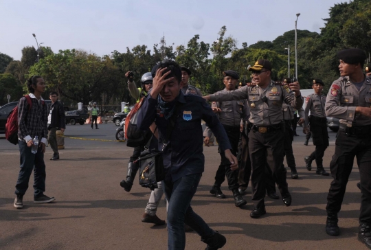 Demo setahun kinerja Jokowi-JK di Istana berujung bentrok