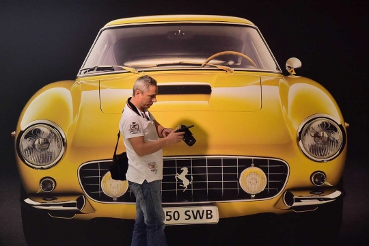 Berkunjung ke pameran mobil-mobil super di Museum Ferrari Italia