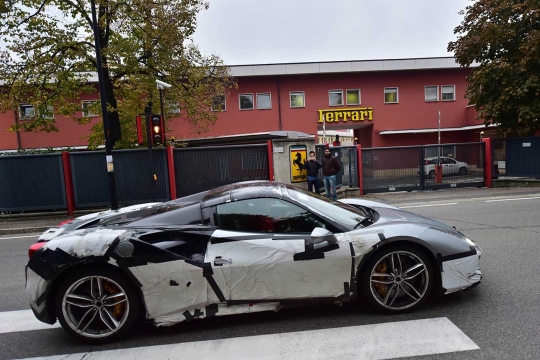 Berkunjung ke pameran mobil-mobil super di Museum Ferrari Italia