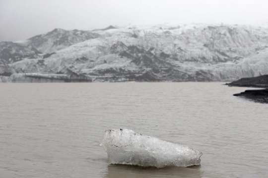 Menyaksikan fenomena mencairnya gletser di Islandia capai 1 km