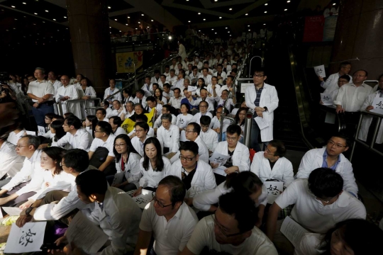 Tuntut naik gaji, ratusan dokter di Hong Kong mogok kerja