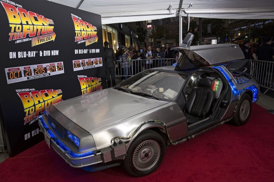 Bernostalgia dengan para pemain film 'Back to the Future'