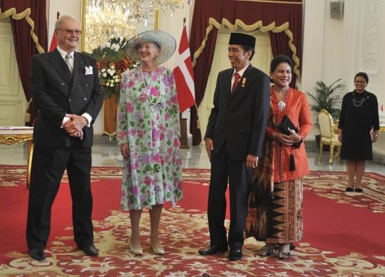 Keakraban Jokowi dan Ratu Denmark saat bertemu di Istana