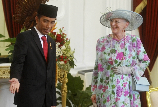 Keakraban Jokowi dan Ratu Denmark saat bertemu di Istana