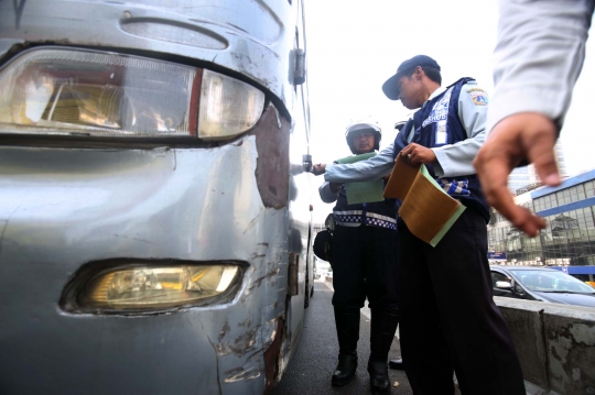 Ratusan bus Transjakarta kena 'tilang' Dishub di Harmoni