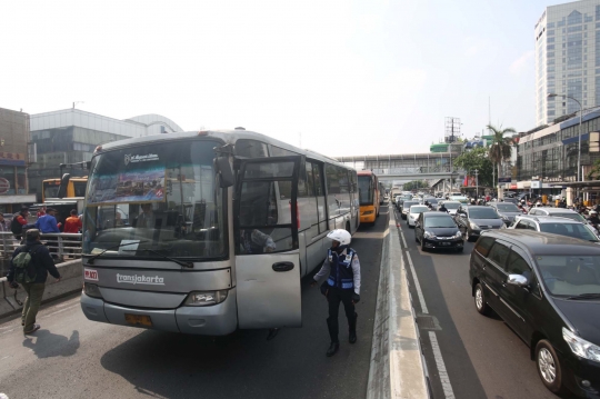 Ratusan bus Transjakarta kena 'tilang' Dishub di Harmoni