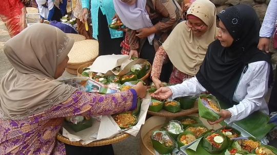Menengok tradisi Takiran masyarakat Banjarnegara