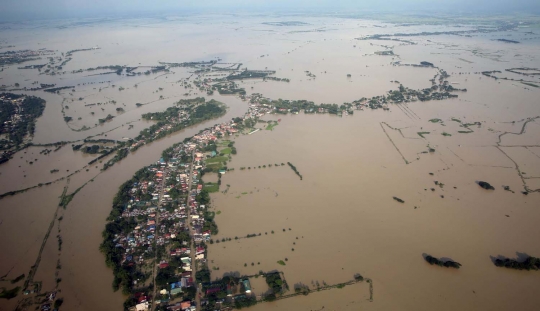 Pandangan udara banjir di Filipina yang sudah tewaskan 54 orang