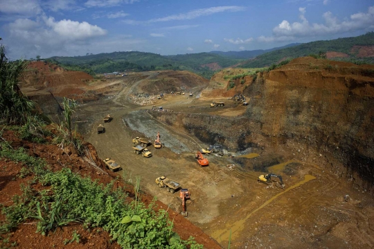 Menengok tambang batu giok terbesar di Myanmar