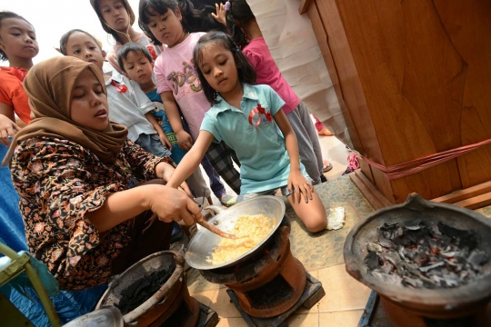 Antusiasme anak-anak belajar di Festival Dongeng Jakarta