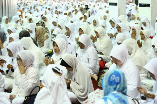 Manasik umroh dan dzikir akbar di Masjid Istiqlal