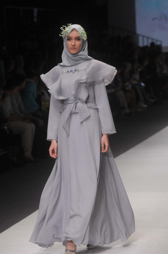 Keanggunan busana muslim cantik karya desainer ternama di JFW 2016