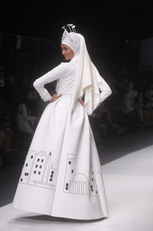 Keanggunan busana muslim cantik karya desainer ternama di JFW 2016