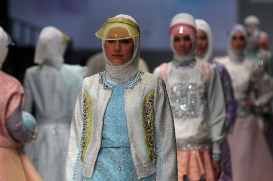 Keanggunan busana muslim cantik karya desainer ternama di JFW 2016