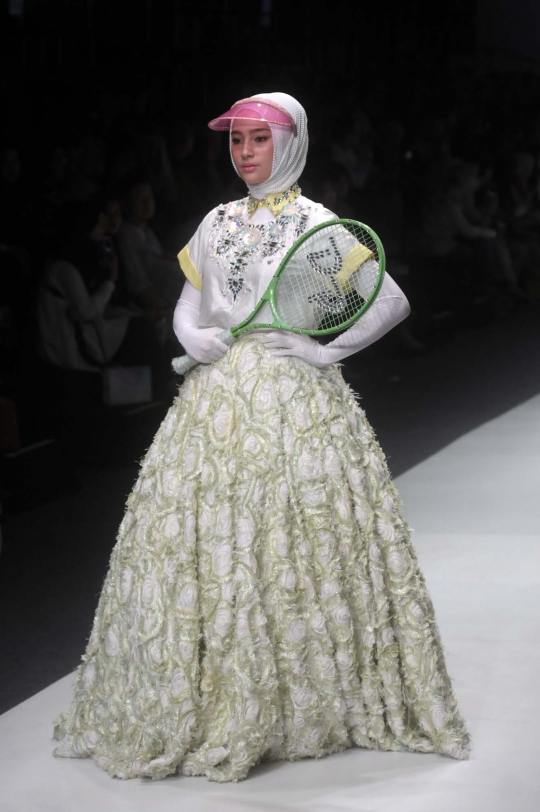 Keanggunan busana muslim cantik karya desainer ternama di JFW 2016