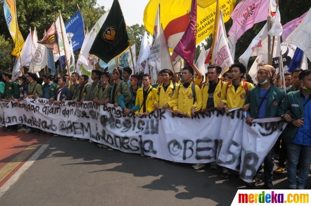 Foto : Ratusan mahasiswa gelar 'Sidang Rakyat' di depan 