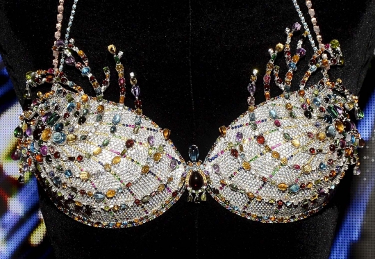 Fantastis, bra Victoria's Secret ini harganya Rp 27 miliar