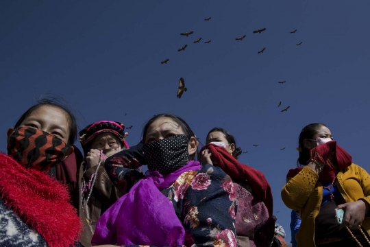 Menengok tradisi pemakaman langit masyarakat Tibet yang mengerikan