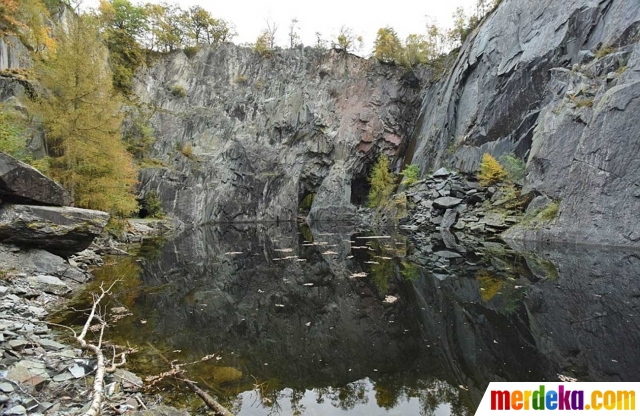 gambar horor seram Foto Sosok horor tersembunyi di lokasi bekas tambang 