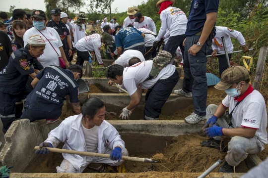 Pembongkaran ribuan makam tak dikenal di Thailand