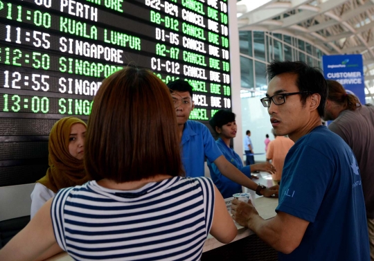 Keresahan ribuan wisatawan terlantar di Bandara Ngurah Rai