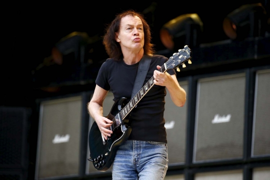 Aksi AC/DC gelar konser di Sydney tanpa make up