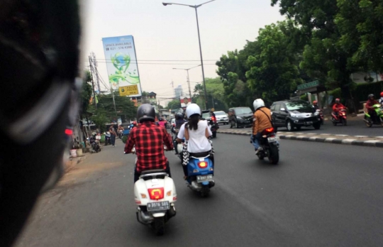 Keseruan keliling Jakarta bersama komunitas Vespa