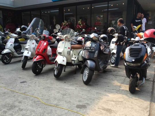 Keseruan keliling Jakarta bersama komunitas Vespa