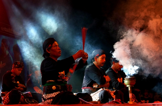 Tari Dewi Songgo Langit dan Kuda Lumping ramaikan Grebeg Suro Kediri