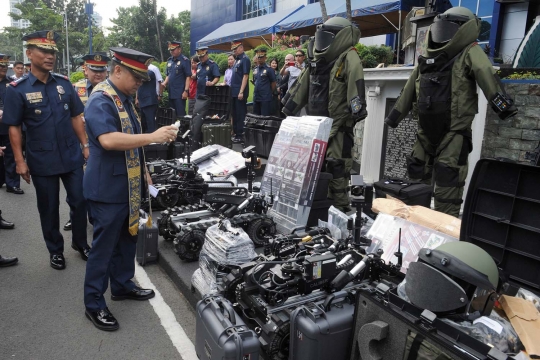 Penyiraman air suci senjata pengamanan KTT APEC Filipina