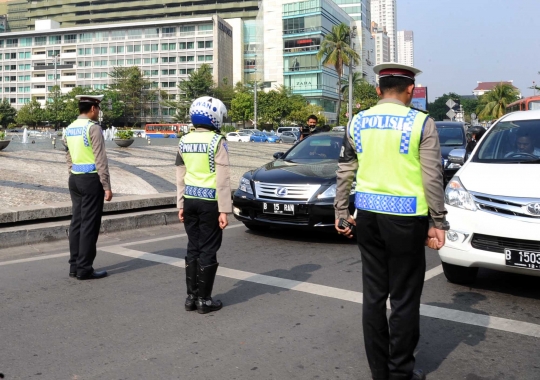 Peringati Hari Pahlawan, polisi ajak pengendara heningkan cipta