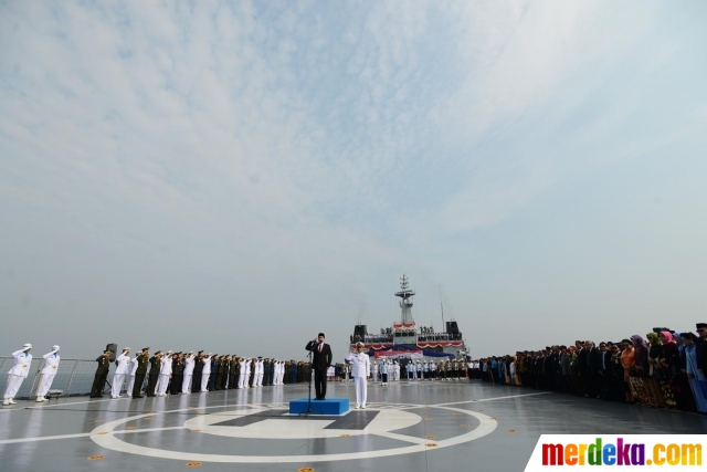 Foto : Tabur bunga peringati Hari Pahlawan di Teluk 