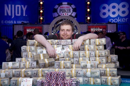 Menang poker, pria ini raup uang tunai Rp 104 miliar
