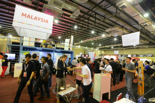Mengunjungi gelaran Tech in Asia 2015 di Balai Kartini