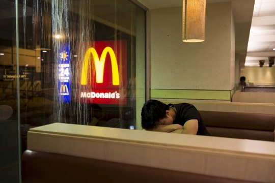 Fenomena tunawisma di Hong Kong makin marak bermalam di McDonald's