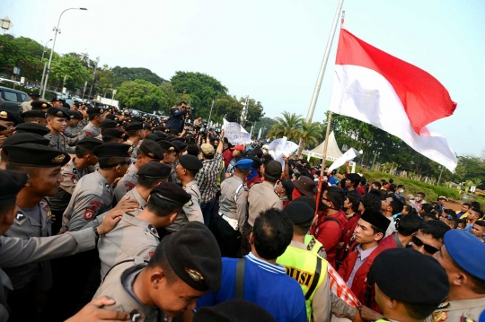 Massa sekarang tak boleh demo lewati pembatas Istana Negara ini