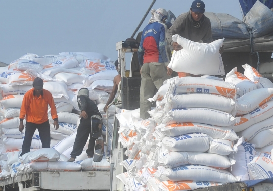 27 Ribu ton beras asal Vietnam tiba di Tanjung Priok