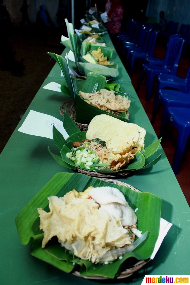 Foto : Kebersamaan warga Kediri di Grebek Pecel Tumpang 