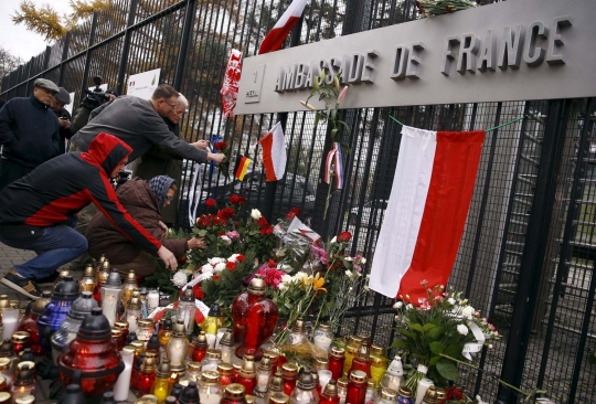 Dunia berduka untuk korban serangan di Paris