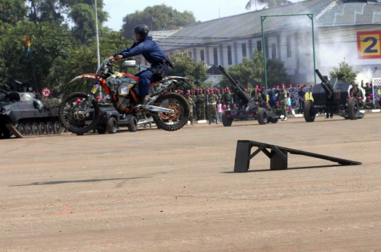 Berbagai atraksi ramaikan Dirgahayu ke-70 Korps Marinir