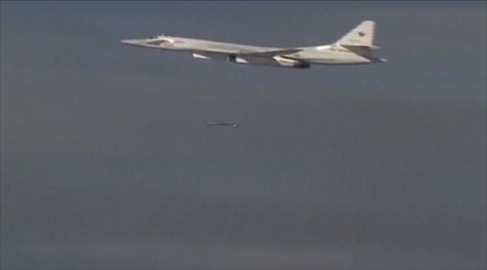Gempuran sengit jet bomber Rusia di langit Suriah