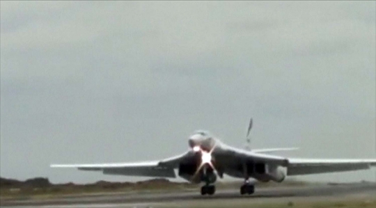 Gempuran sengit jet bomber Rusia di langit Suriah