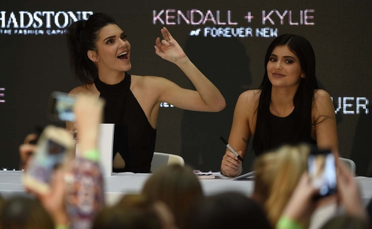 Pesona Kendall dan Kylie bikin heboh fans di Melbourne