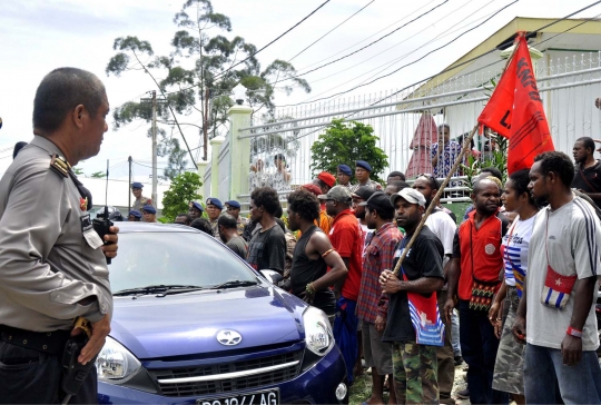 Bebas, aktivis pro-kemerdekaan Papua disambut ratusan pendukung
