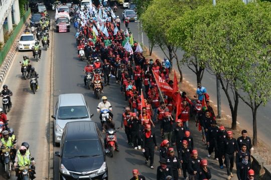 Tolak PP Pengupahan, ratusan buruh jalan kaki Bandung-Jakarta