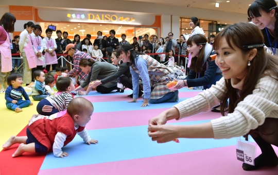 Jepang gelar kompetisi bayi merangkak demi pecahkan rekor dunia