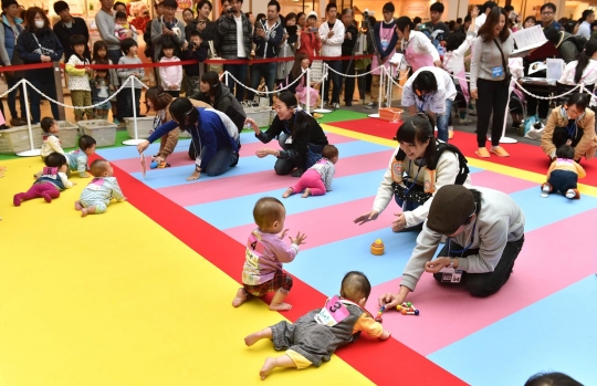 Jepang gelar kompetisi bayi merangkak demi pecahkan rekor dunia